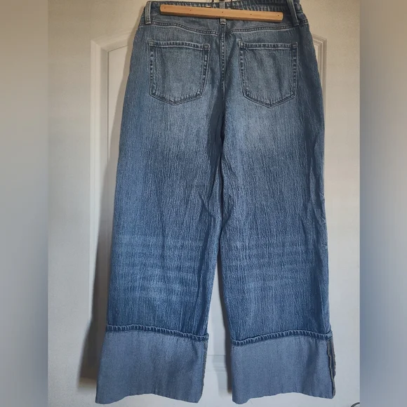 Vervet Denim Wide Leg Jeans with Distressed Details - Picture 2 of 6